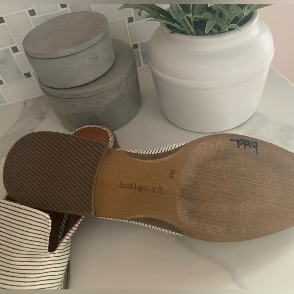 Indigo Rd Hayze Striped Mules - Picture 2 of 4